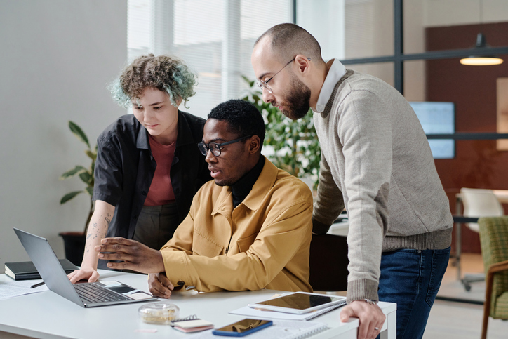Colleagues at a computer